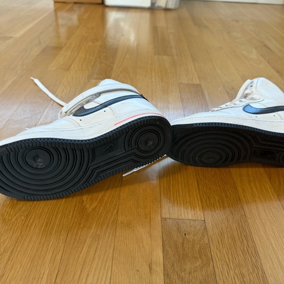 Nike Kids White and Black Air Sneakers - Picture 11 of 13